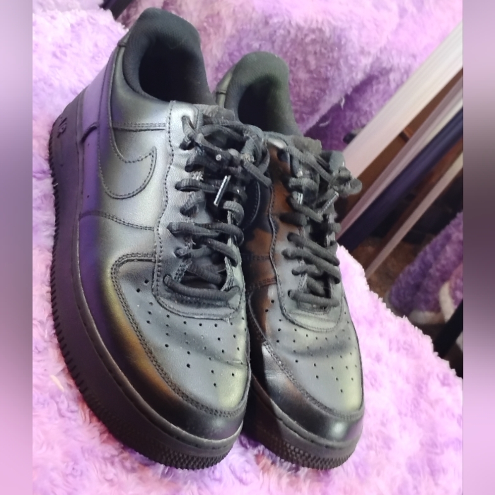 Size 10.5 black air force 1''s